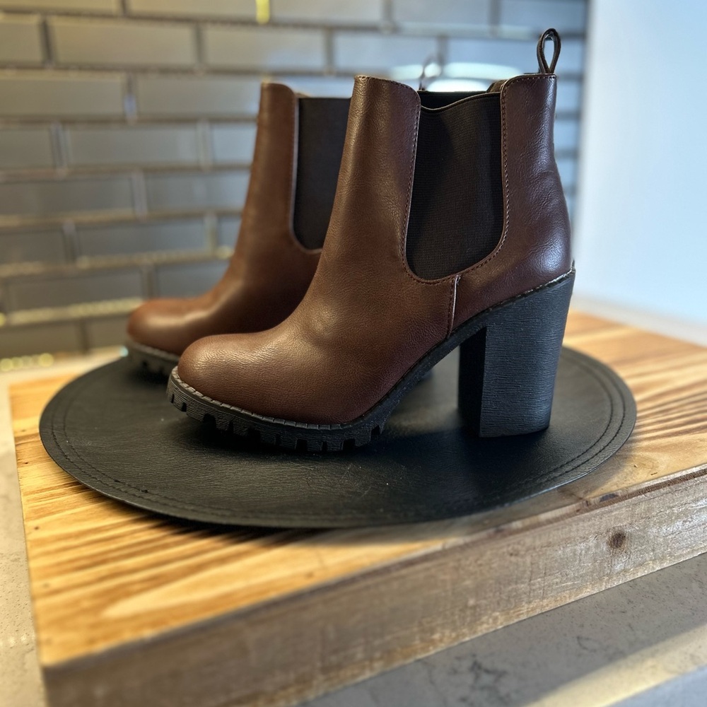 Brown Leather Boots, new with no tags, or box.